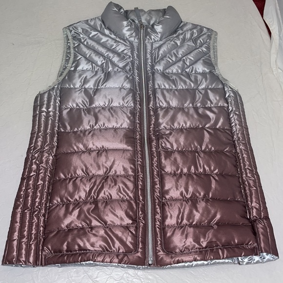 GAP Rose Gold metallic silver and rose gold puffer vest L - Picture 5 of 12